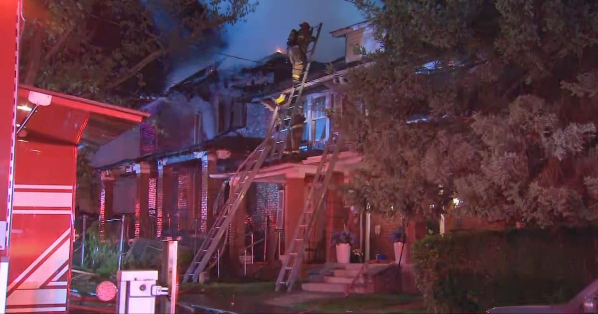 Fire spreads to 4 rowhomes in Homestead – WPXI