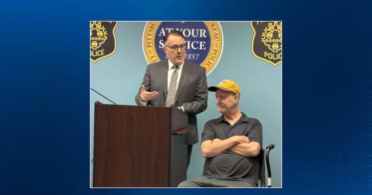 TREE OF LIFE SHOOTING: Wounded Pittsburgh police officer given ‘Hometown Hero Award’