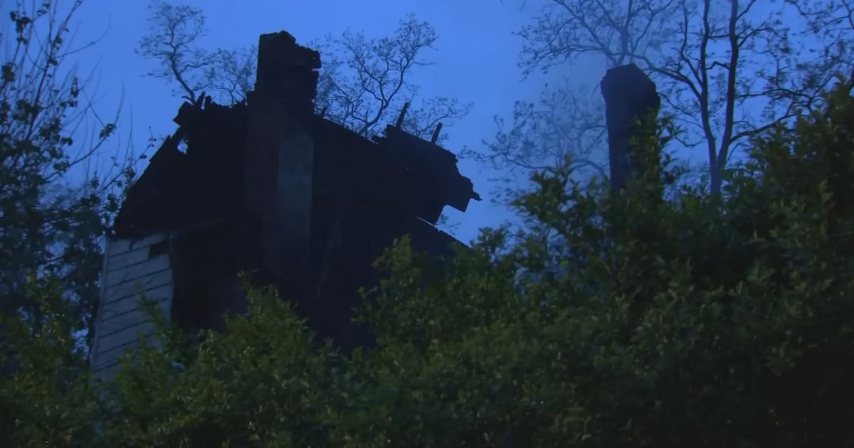 2-alarm fire destroys vacant building in Pittsburgh – WPXI