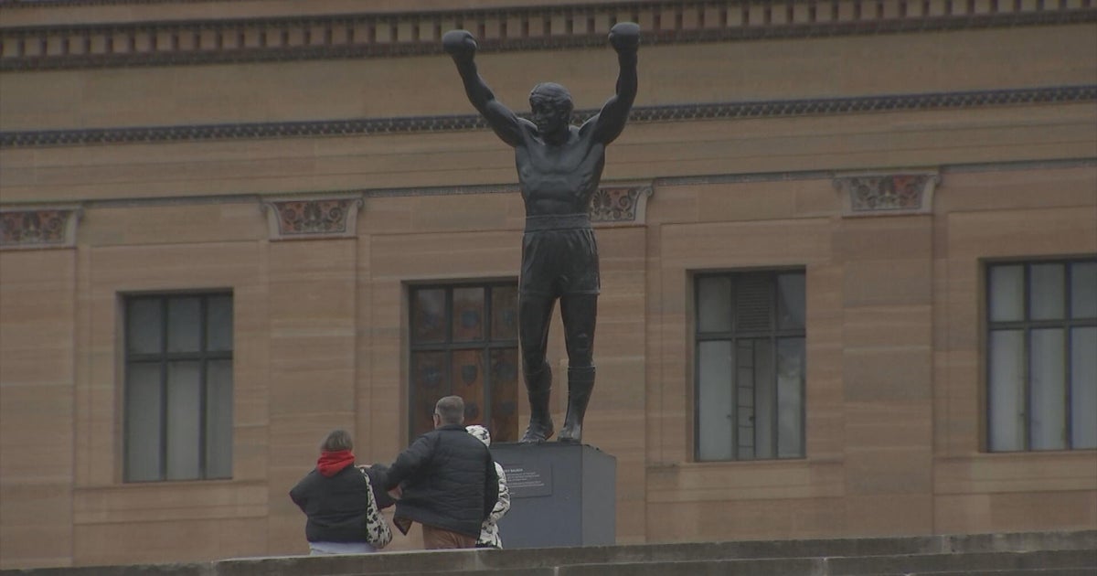 Travelers power through rainy Philadelphia weather to enjoy Memorial Day weekend plans