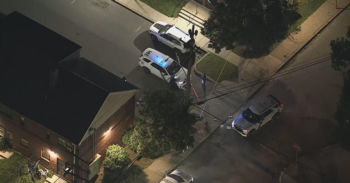 2 Philadelphia shootings just minutes apart leave 2 men injured