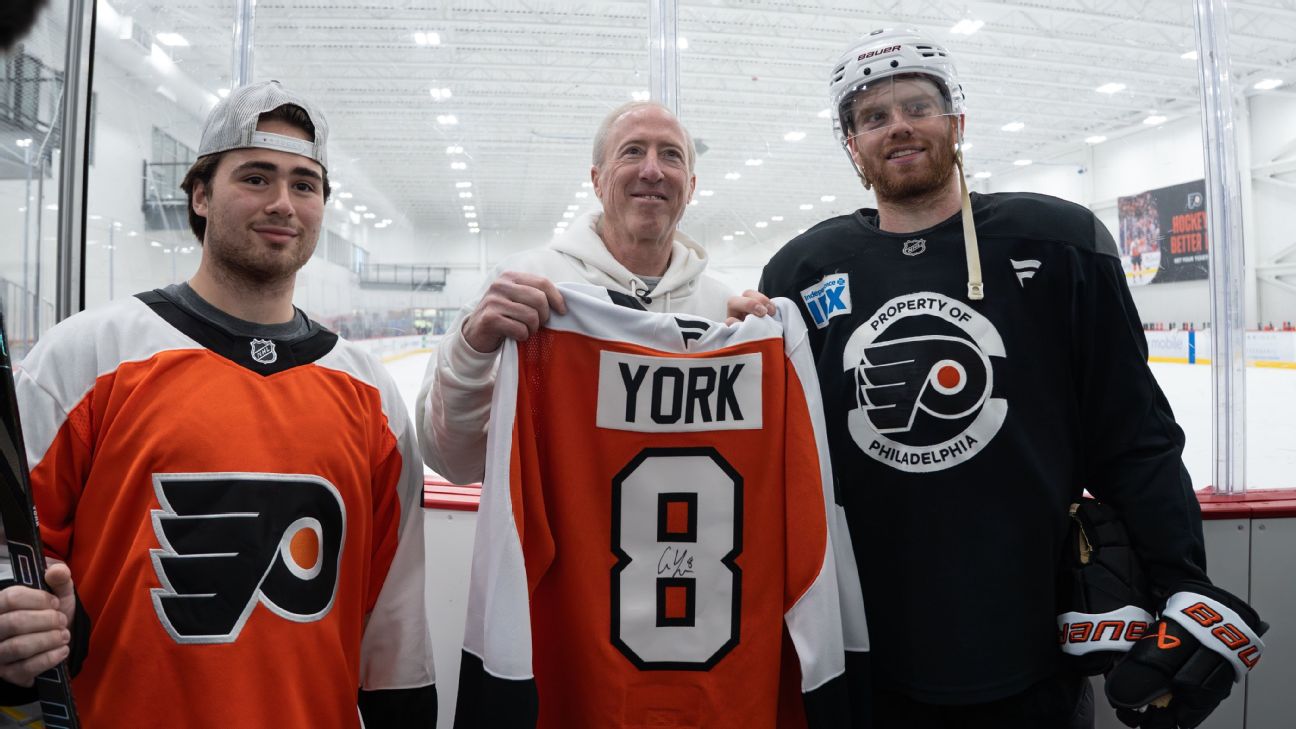 Philadelphia Flyers fan returns Cam York's stick from game-winning goal