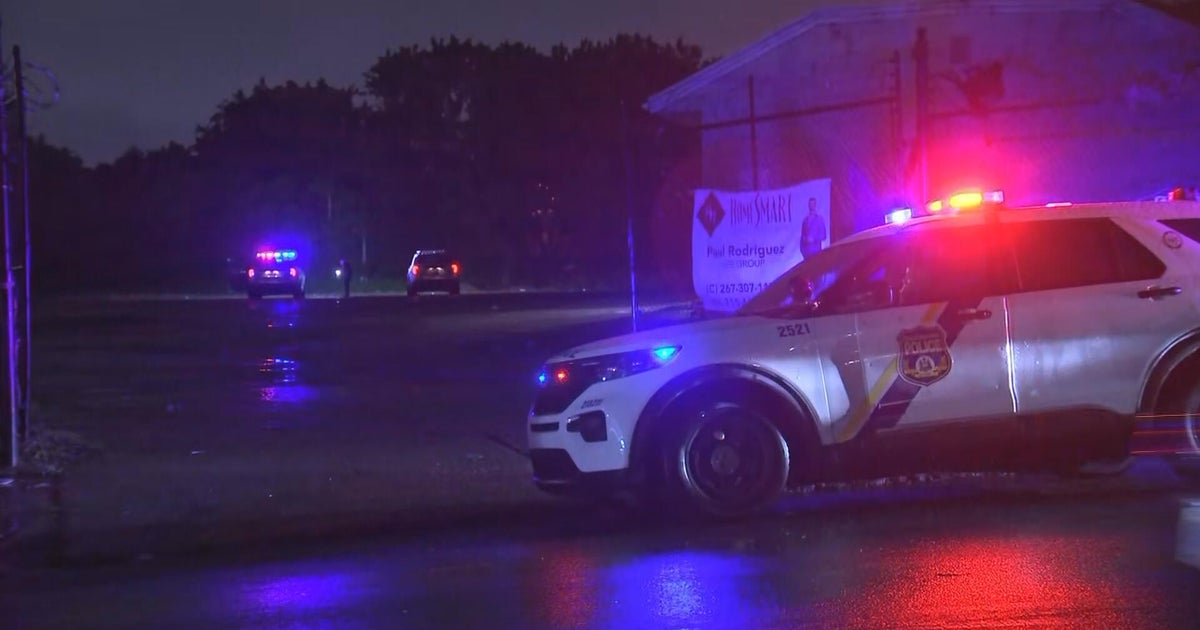 Man fatally shot at car meetup in North Philadelphia after apparent argument, police say