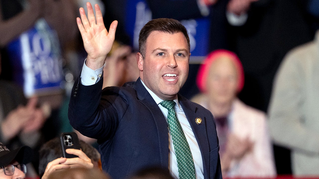 Shapiro, Sanders-backed union boss Bob Brooks wins Pennsylvania 7th primary