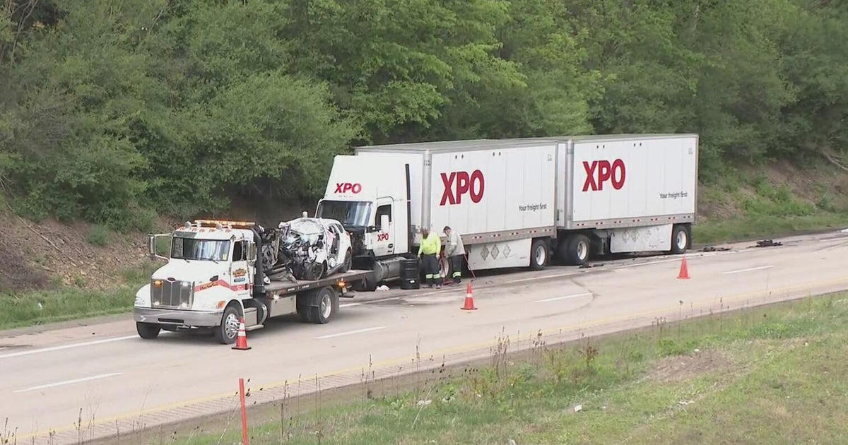 Driver killed after crashing head-on into tractor-trailer on I-70 in Washington County