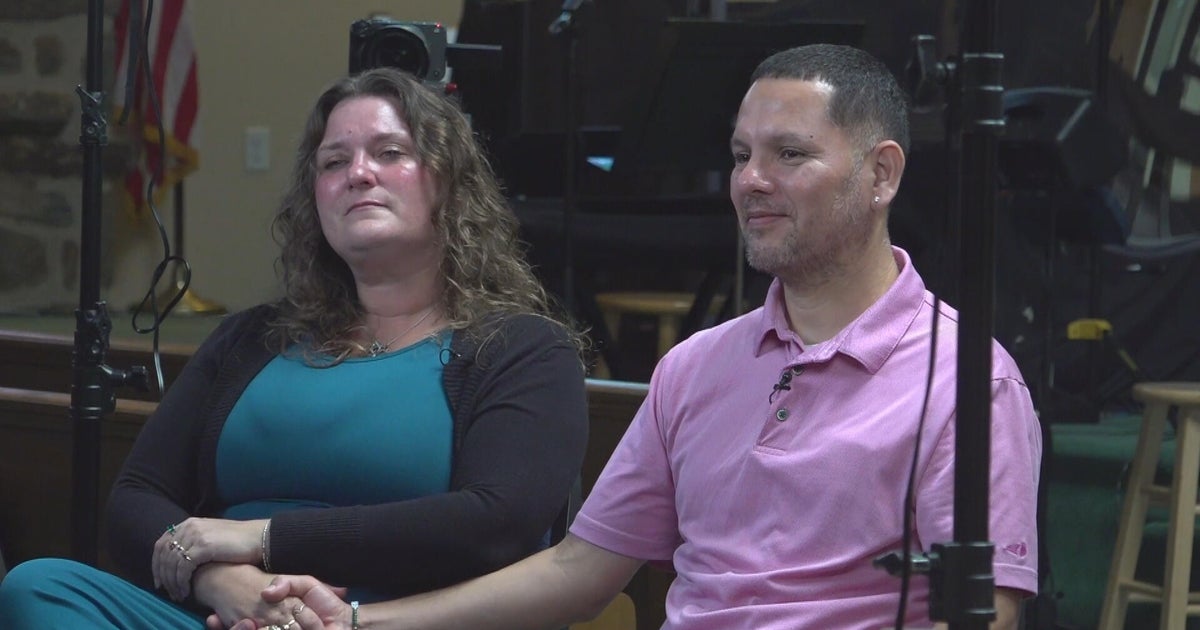 Neighbors welcome man home to Downingtown, Pennsylvania, after months in ICE detention