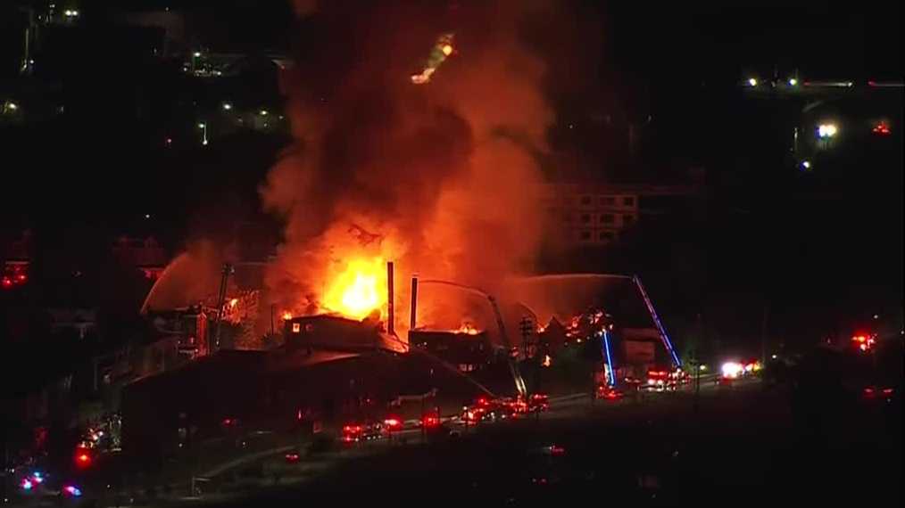 Massive building fire in Allentown causes power outages