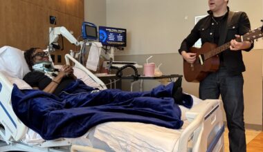 Low Cut Connie frontman Adam Weiner brings the healing power of music to patients of Philadelphia hospital
