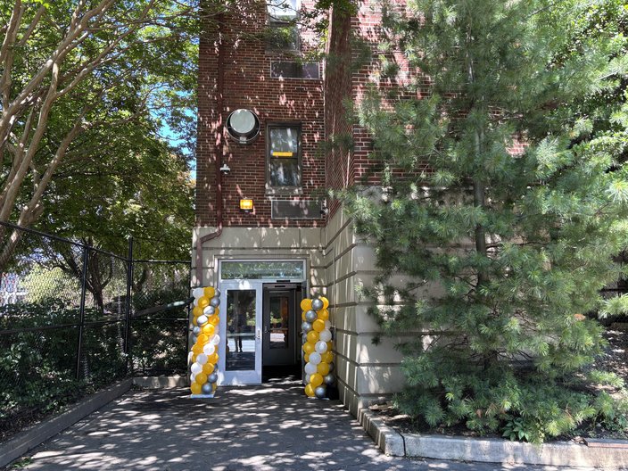 Hawthorne House Entrance