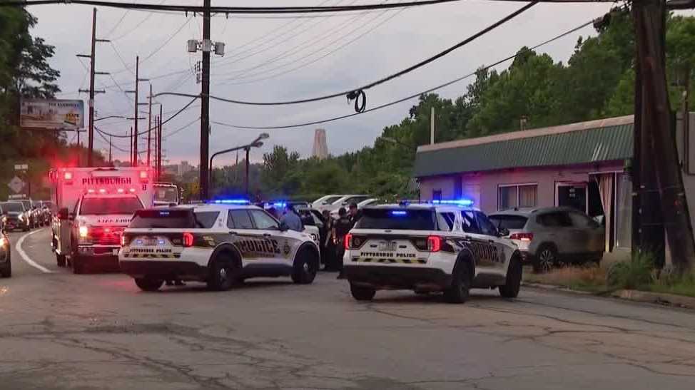 Suspect crashes car into building across from Page's in Pittsburgh's South Side