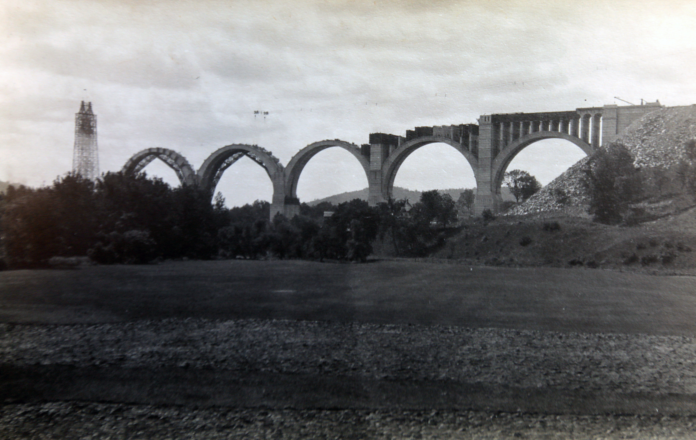 The Delaware, Lackawanna & Western Railroad began a campaign of...