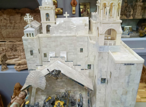 Mother -of pearl Nativity Scene