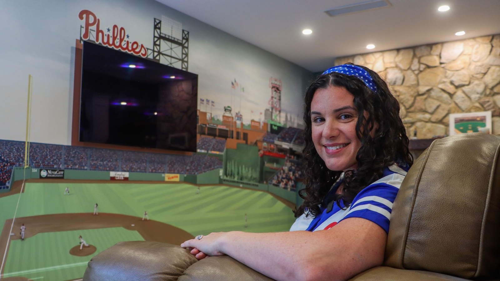 South Jersey artist creates unique Phillies mural in her parents' basement