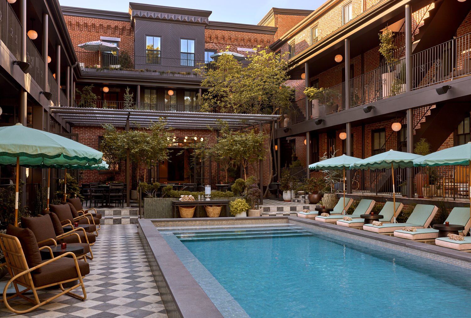 Hotel Anna & Bel is shown.