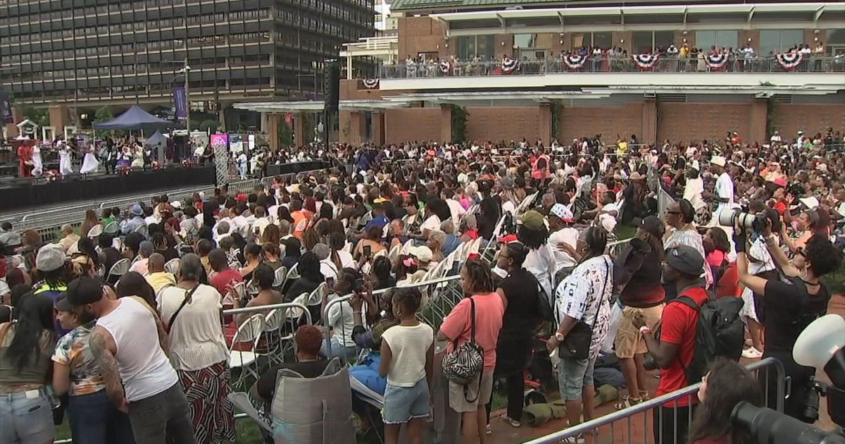Thousands gather for Gospel on Independence in Philadelphia before storms force concert cancellation