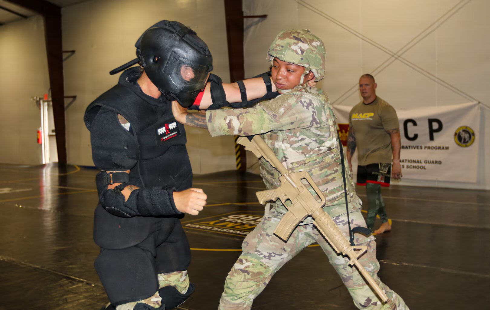 Pennsylvania, Connecticut Guardsmen Sharpen Close-Combat Skills > National Guard > Article View