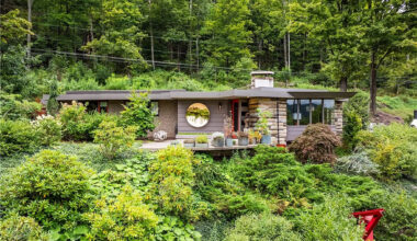 This Frank Lloyd Wright lookalike is on the market in Pennsylvania
