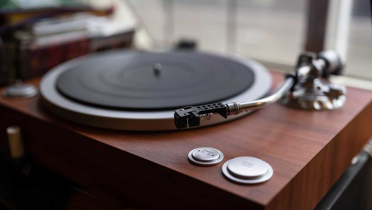 Galaxie Electronics in Pittsburgh's Squirrel Hill closes