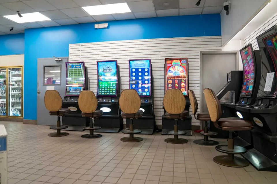 Skills games sit in a travel plaza along the Pennsylvania Turnpike near Somerset on October 14, 2025. (Photo by Jessica Kourkounis for the Pennsylvania Capital-Star)