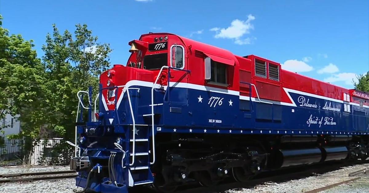 Patriotic ‘Engine 1776’ rolls out after refurbishment in Scranton | Poconos and Coal Region