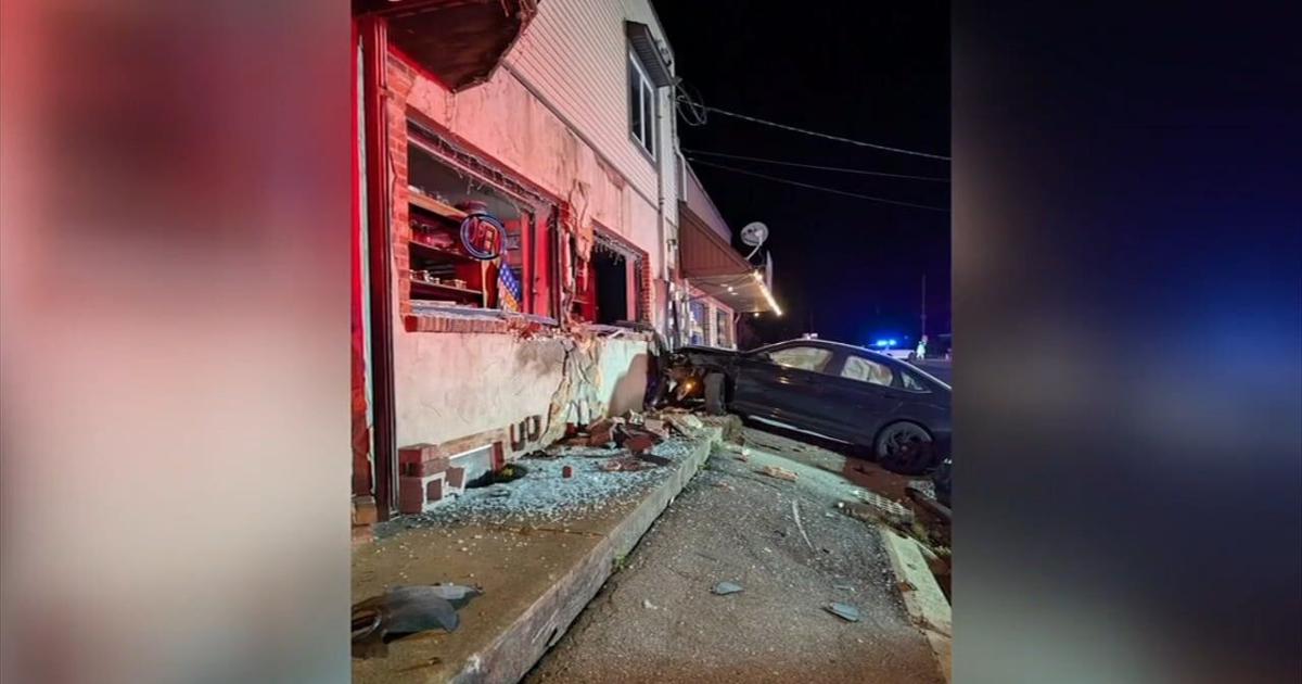 Car crash into Northampton County boutique leads to high-speed chase, arrest warrant for driver | Nazareth Area