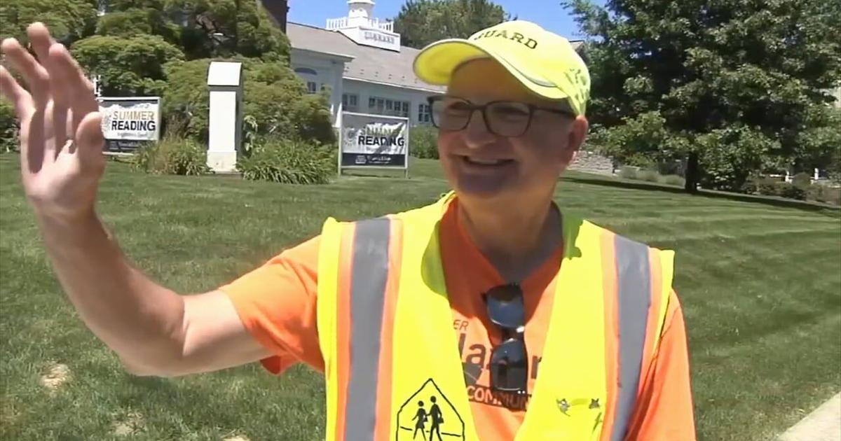 'My favorite crossing guard': 70-year-old Nazareth crossing guard retires after 10 years of service | Nazareth Area