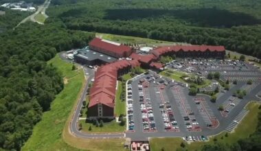 Child hospitalized after being pulled from Great Wolf Lodge pool | Monroe County Area