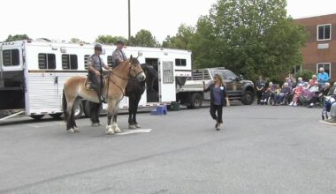 PSP horses visit seniors at retirement home in Whitehall | Allentown Area
