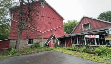 Bethlehem Township native launches campaign to save historic Christmas barn | Bethlehem Area