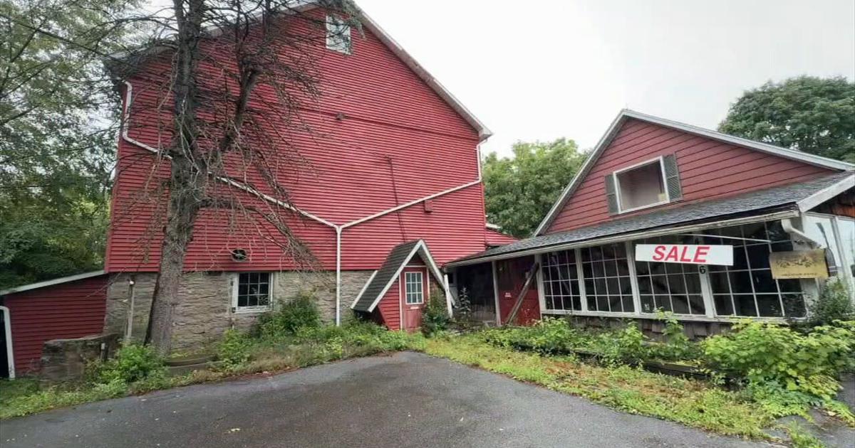 Bethlehem Township native launches campaign to save historic Christmas barn | Bethlehem Area
