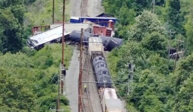 Train derails in Bensalem; Shelter-in-place lifted by police | Southeastern Pennsylvania