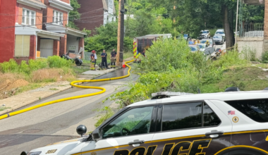 Man barricades himself in Pittsburgh's Homewood North