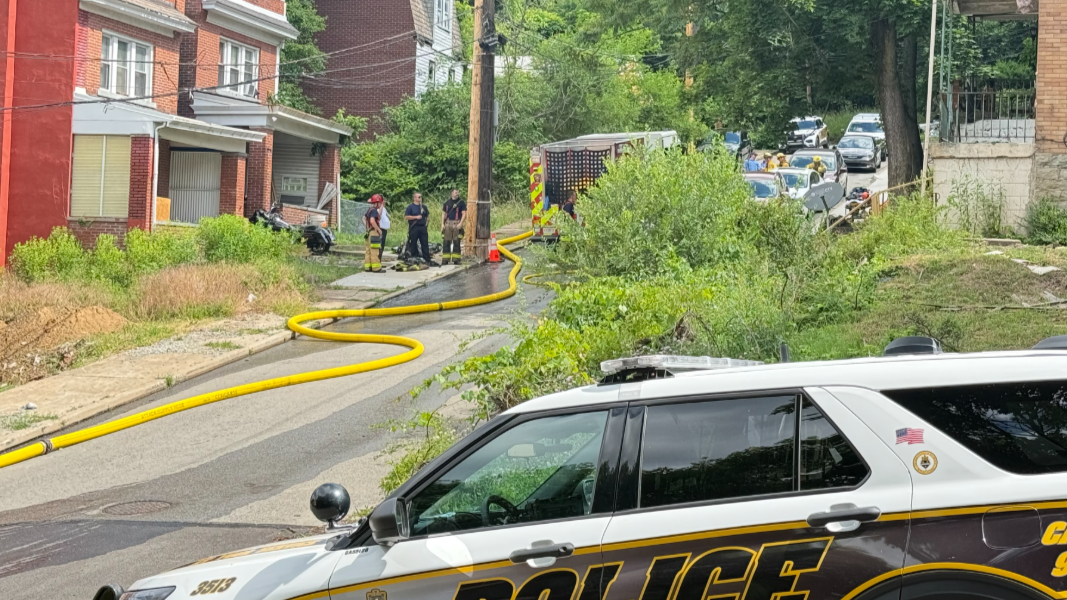 Man barricades himself in Pittsburgh's Homewood North