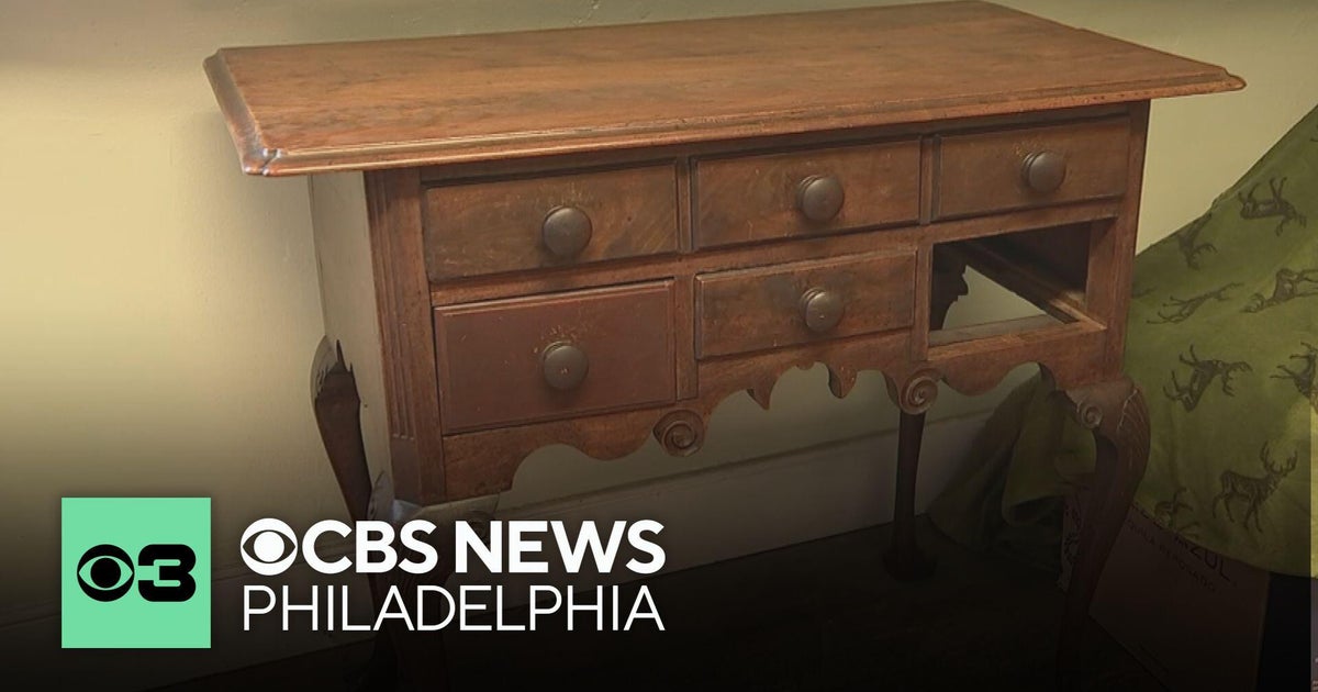 Family of Betsy Ross donates her sewing table to Philadelphia Museum
