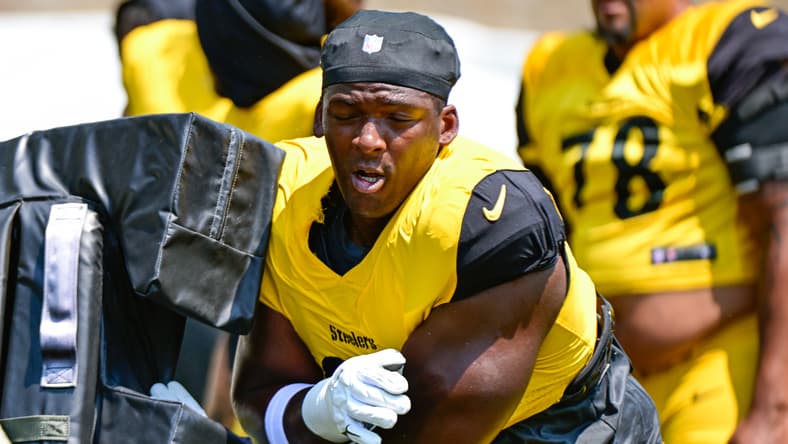 Pittsburgh Steelers DT Keeanu Benton