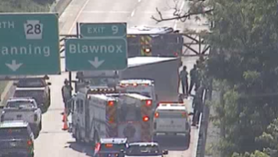 Overturned truck shuts down part of Route 28 in Allegheny County
