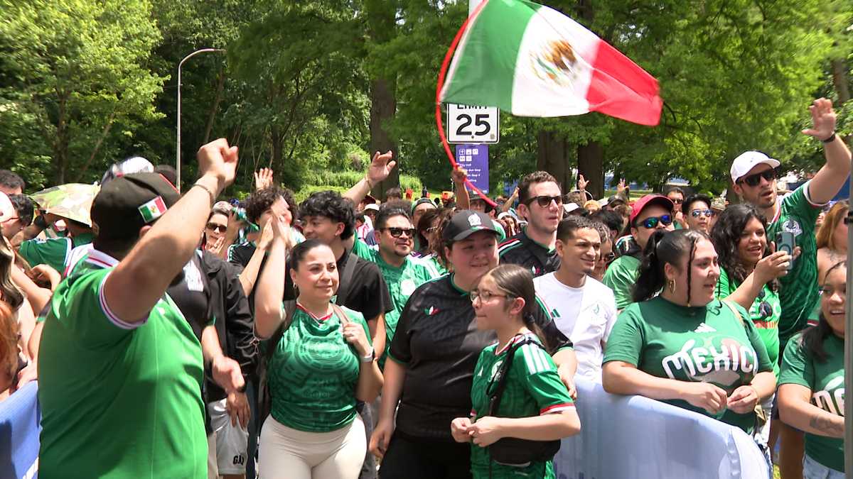 Philadelphia FIFA Fan Festival draws global crowd