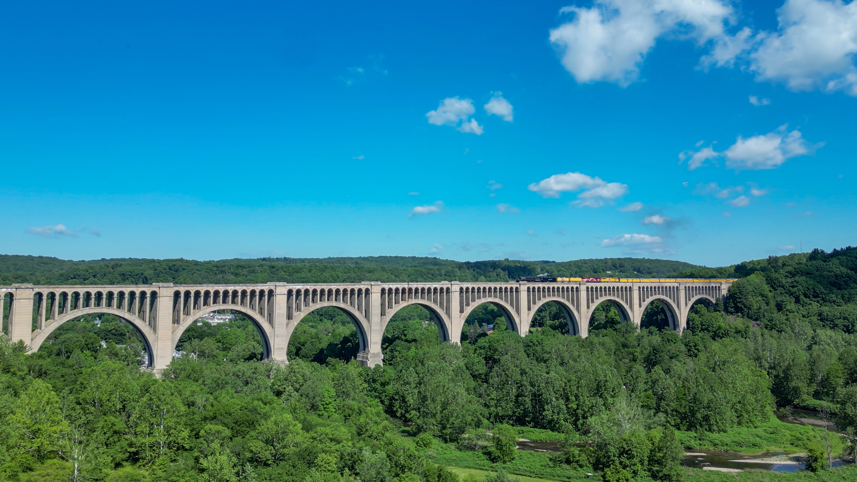 Union Pacific 4014 ‘Big Boy’ crosses the Nicholson Viaduct in...