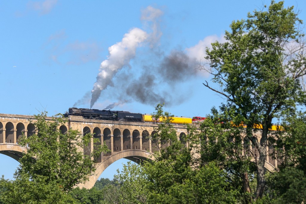 Thousands gather near Tunkhannock viaduct, glimpse world’s largest working steam train