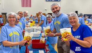 United Way volunteers pack 250K meals during 10th annual Big Cheese event
