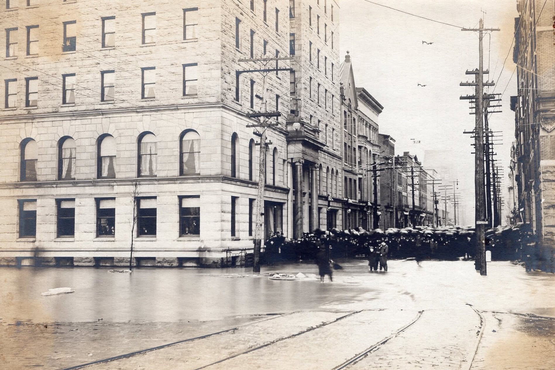 West Market Street during the March 3, 1902 flood. (WILKES-BARRE...