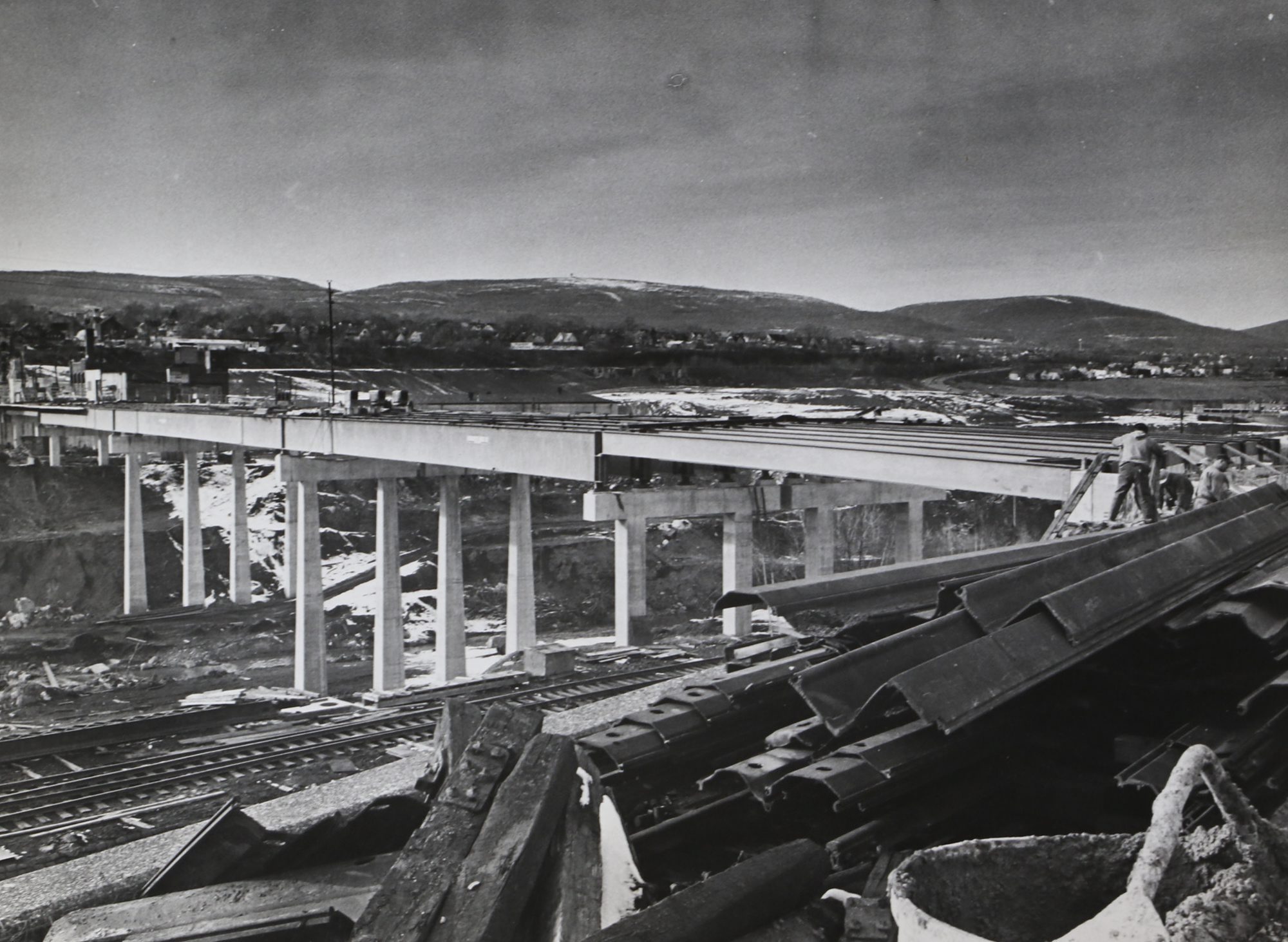 Linden Street Bridge construction circa 1969. (LACKAWANNA HISTORICAL SOCIETY)