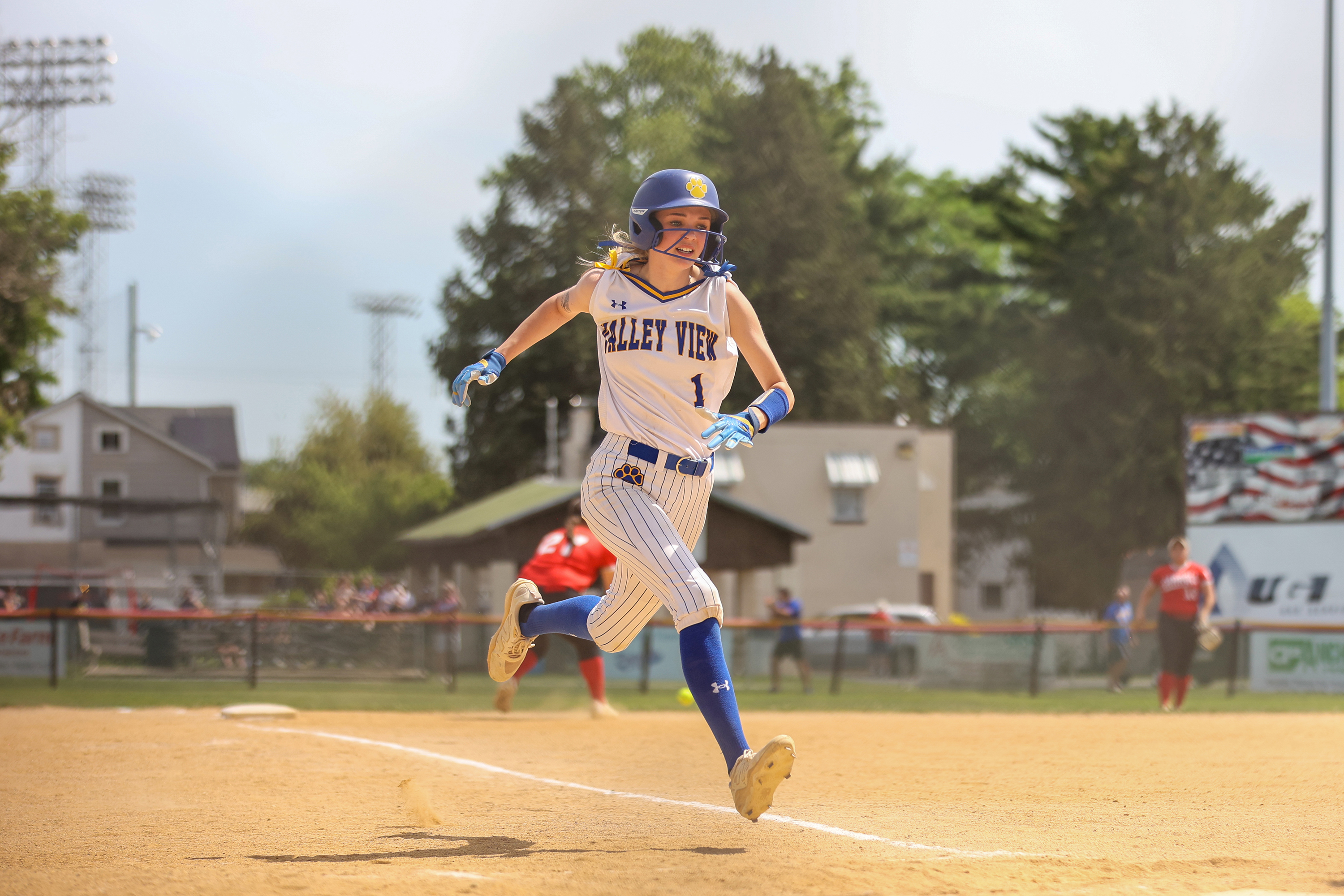 Valley View’s Nevaeh Evans scores during Thursday’s PIAA Class 4A...