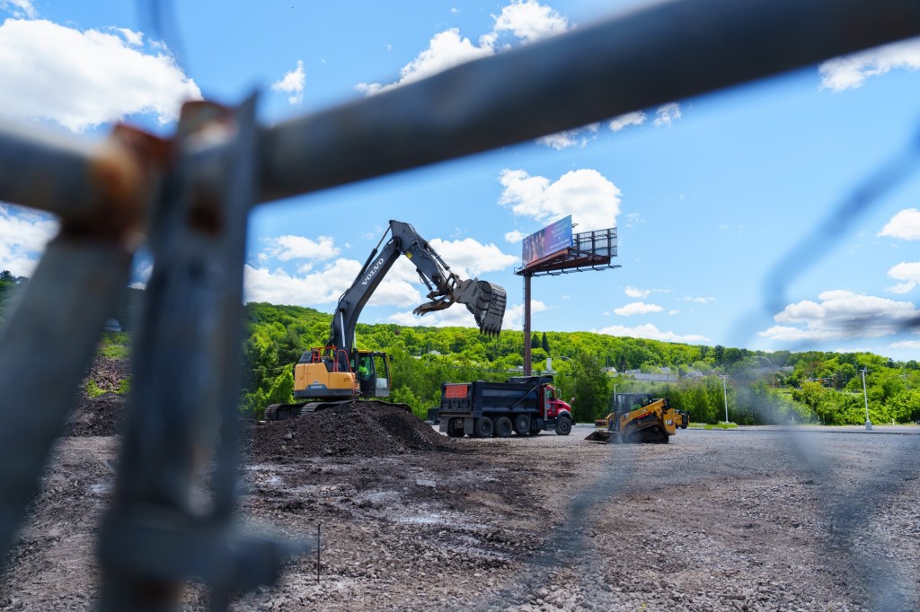 Dig it: Excavation underway for gasoline tanks at site of Wawa in Scranton – Scranton Times-Tribune