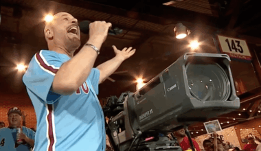 NBC Sports Philly cameraman was main attraction at Phillies game – NBC10 Philadelphia