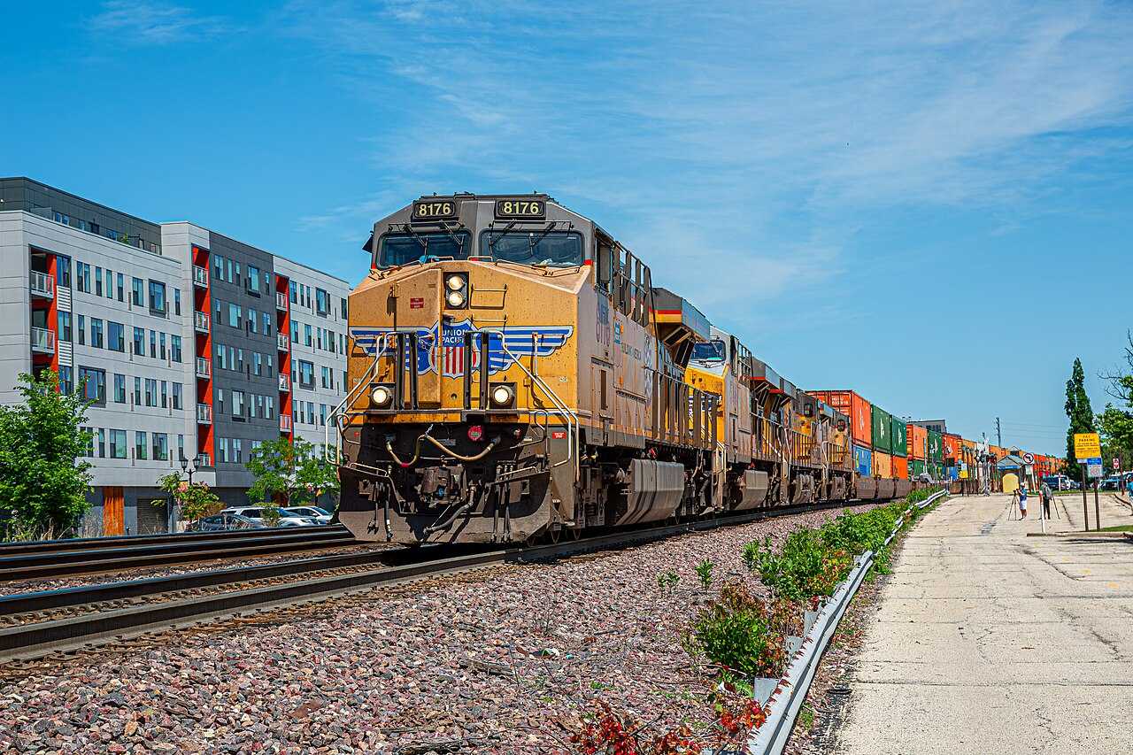Shelter-In-Place Alert Issued After 5-10 Freight Train Cars Derail In Bensalem (Developing)