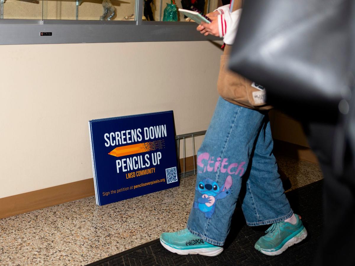 Schools remove classroom laptops amid screen time concerns • Spotlight PA