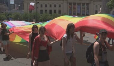 Philadelphia Pride March and Festival brings LGBTQ+ community together: "We're gonna hold each other up"