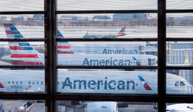 Pilot reports passenger bit fellow flyer on plane approaching Philadelphia
