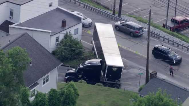 Tractor-trailer blocks intersection in Castle Shannon. Tractor-trailer blocks intersection in Castle Shannon.